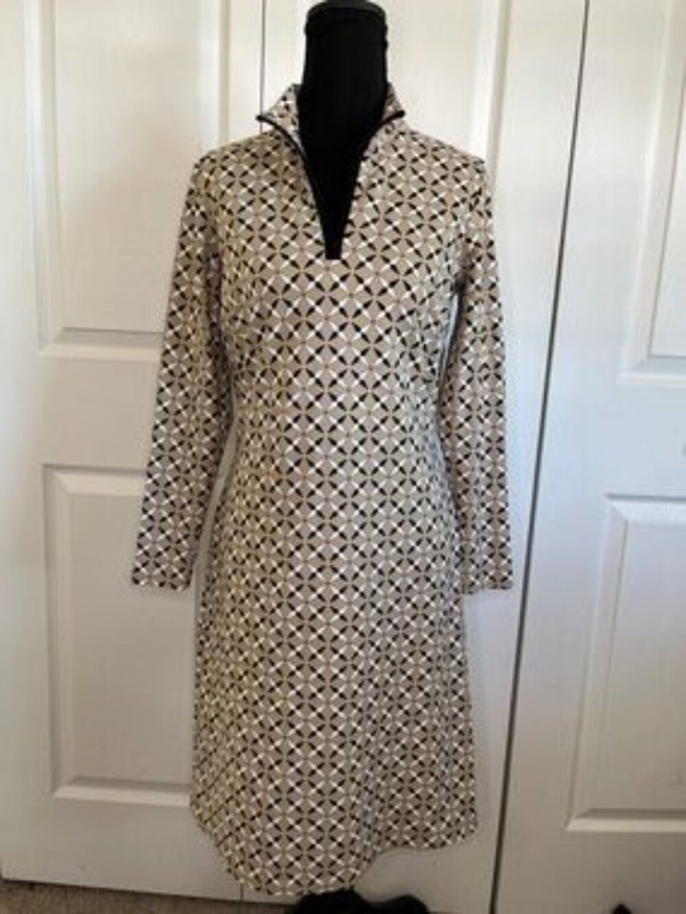 J.McLaughlin Bedford Shift Dress Geometric Pattern SZ S Quiet Luxury